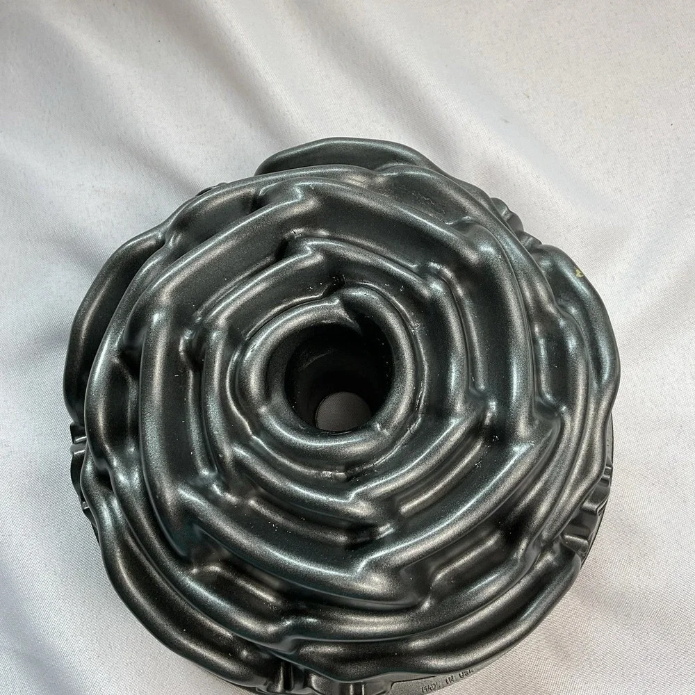 Nordic Ware Rose Cast Bundt Pan, 10 Cup,  Cake Birthday Mother's Day Floral